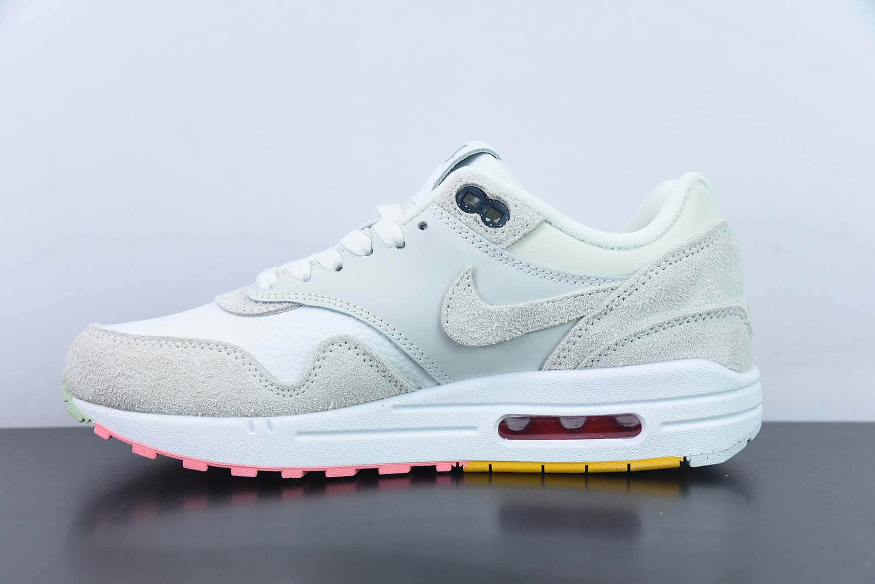 耐克Nike Wmns Air Max 1 PremiumPom Pom Polka Dot灰白毛球初代复古气垫百搭休闲运动慢跑鞋纯原版本 货号：FB4959-121