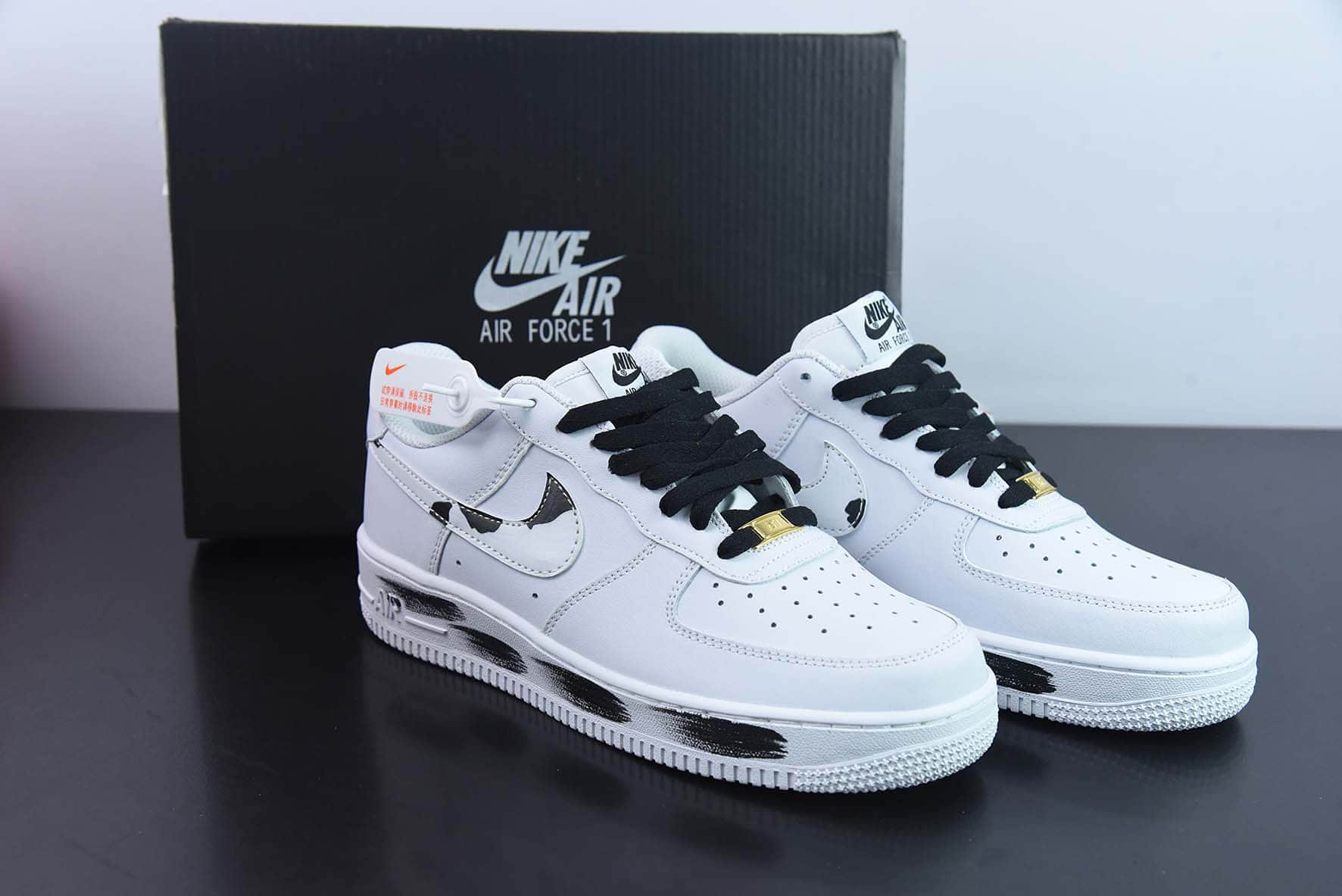 耐克Nike Air Force 1 Low '07 黑白奶牛低帮空军一号休闲板鞋纯原版本 货号：DE0023-001