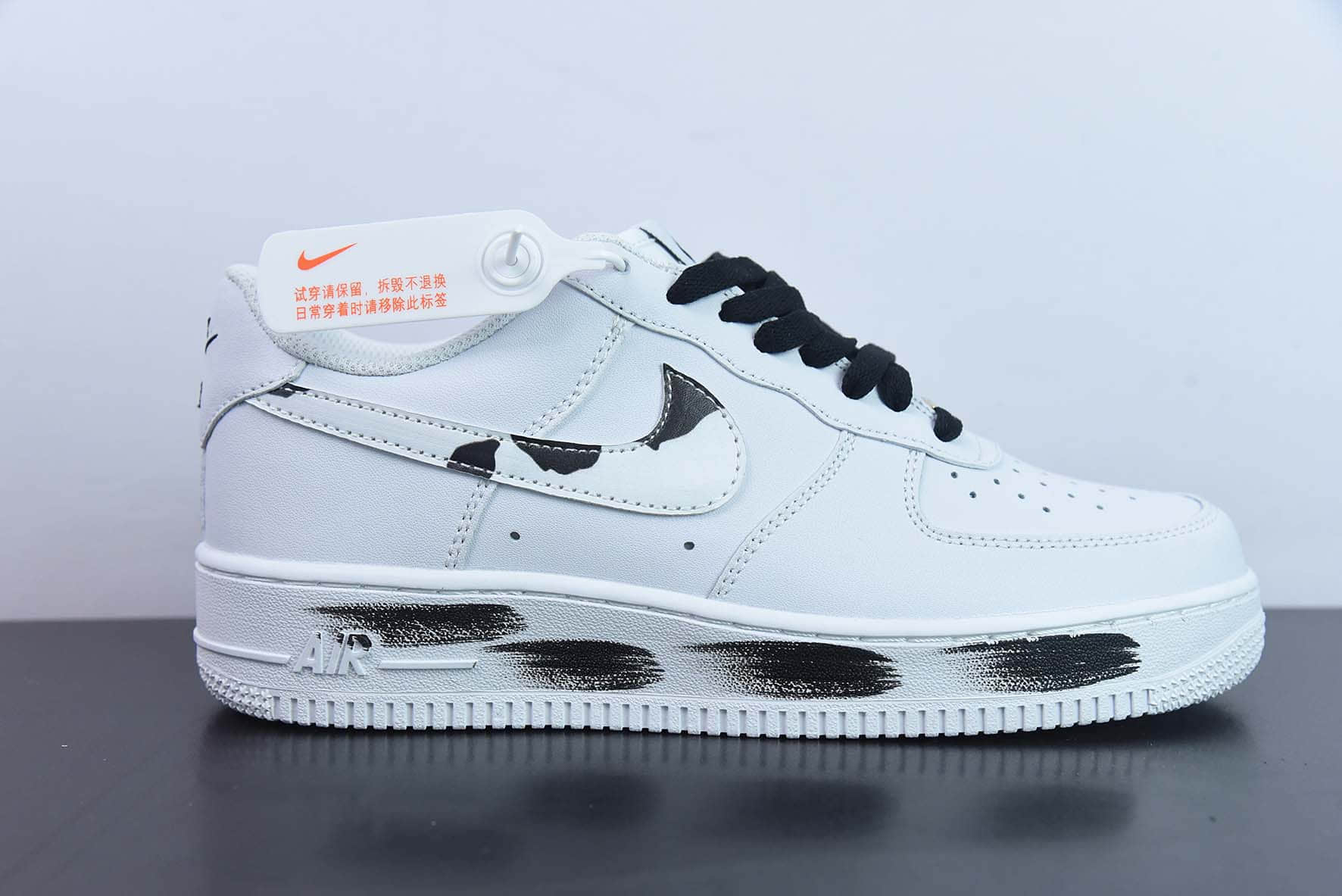 耐克Nike Air Force 1 Low '07 黑白奶牛低帮空军一号休闲板鞋纯原版本 货号：DE0023-001