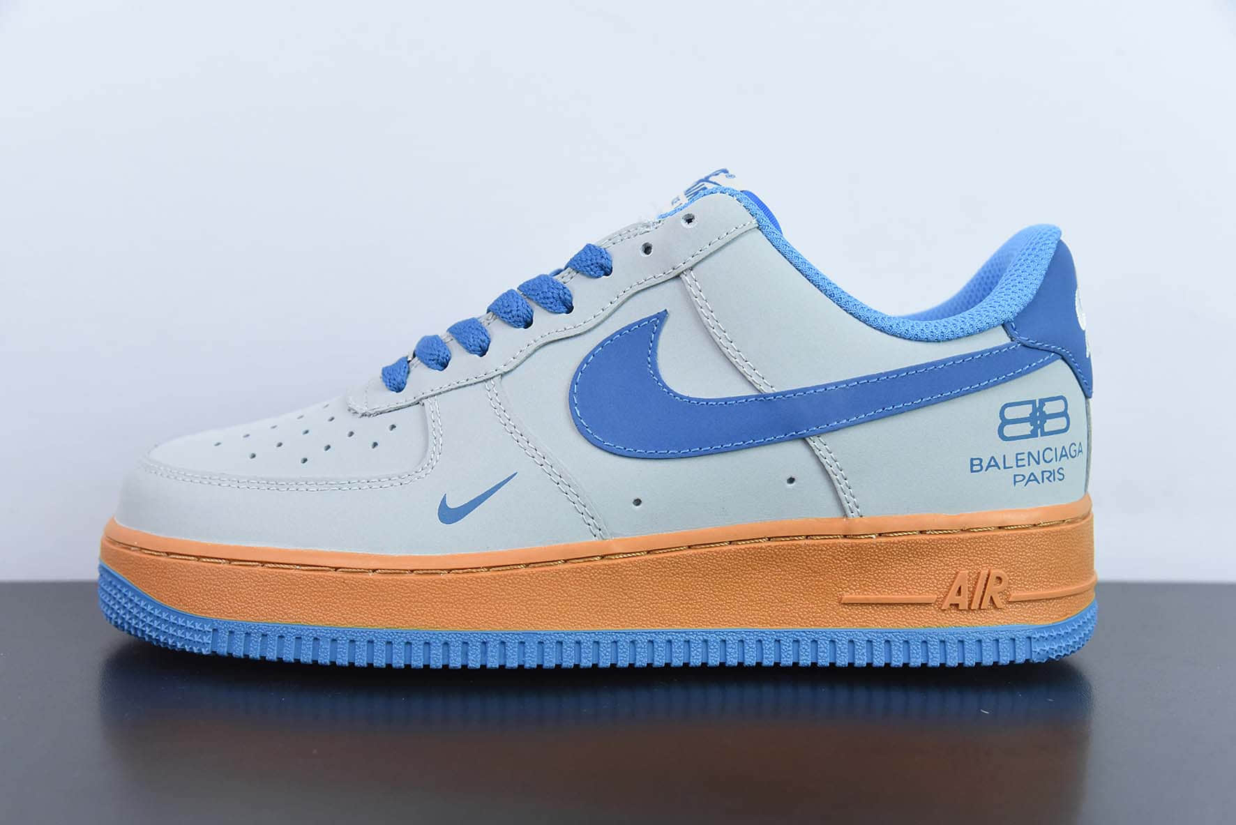 耐克Nike BALENCIAGA x Nike Air Force 1’07 LowGreyBlue巴黎世家联名款深灰宝蓝小钩空军一号经典低帮百搭休闲运动板鞋纯原版本 货号：315122-012