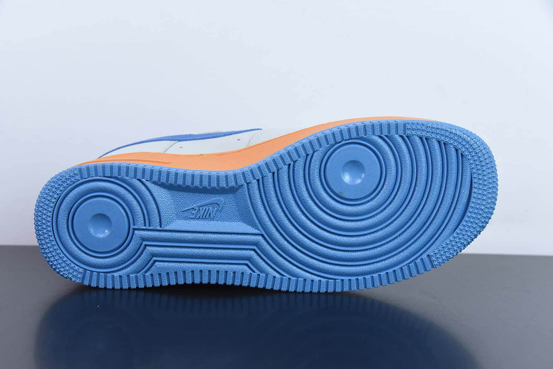 耐克Nike BALENCIAGA x Nike Air Force 1’07 LowGreyBlue巴黎世家联名款深灰宝蓝小钩空军一号经典低帮百搭休闲运动板鞋纯原版本 货号：315122-012