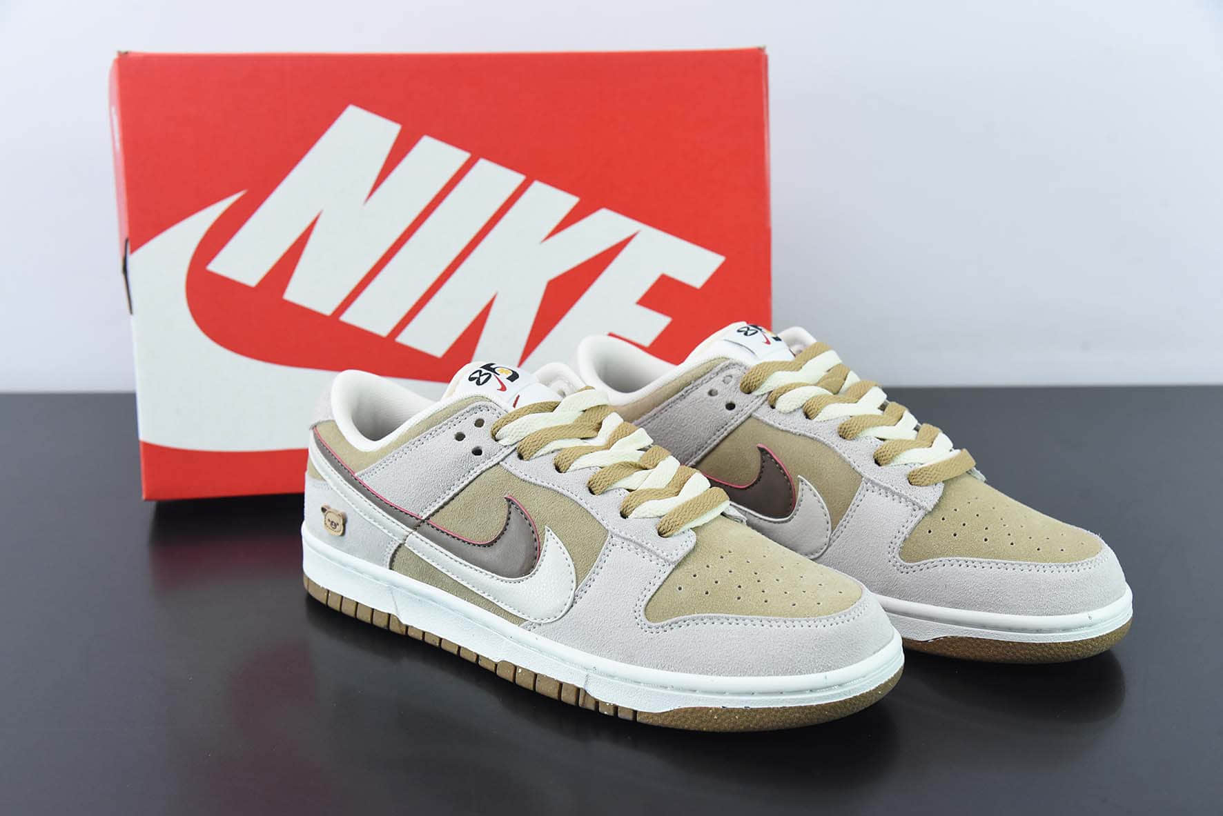 耐克Nike Dunk Low SE “85” 双勾棕白小熊饼干双钩复古休闲板鞋纯原版本 货号：DO9457-100