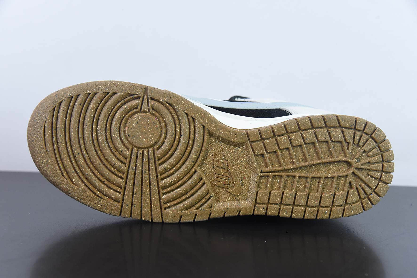耐克Nike Dunk Low SE “85” 灰蓝黑双勾复古休闲板鞋纯原版本 货号：DO9457-118 