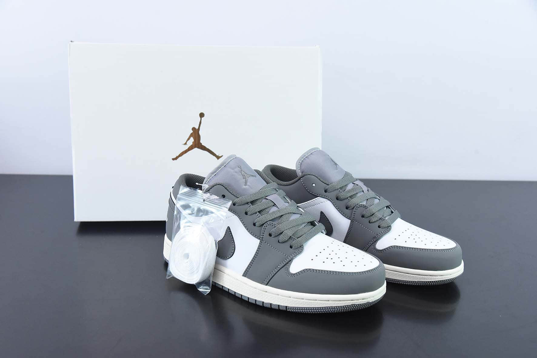 乔丹Air Jordan AJ1 Low 狼灰白低帮篮球鞋纯原版本 货号：DZ3140-102