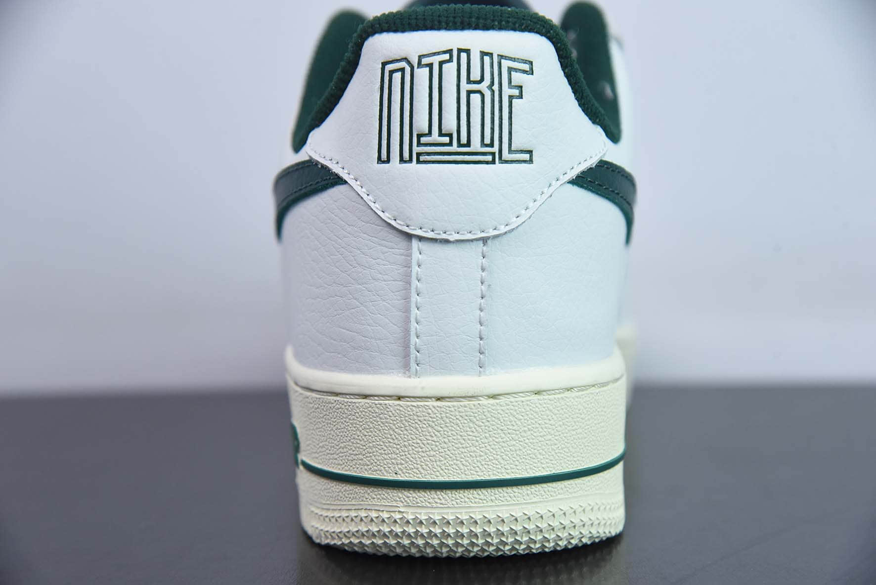 耐克Nike Air Force 1'07 LowCommand Force皮革白灰深绿氧化底空军一号低帮休闲板鞋纯原版本 货号：DR0148-102