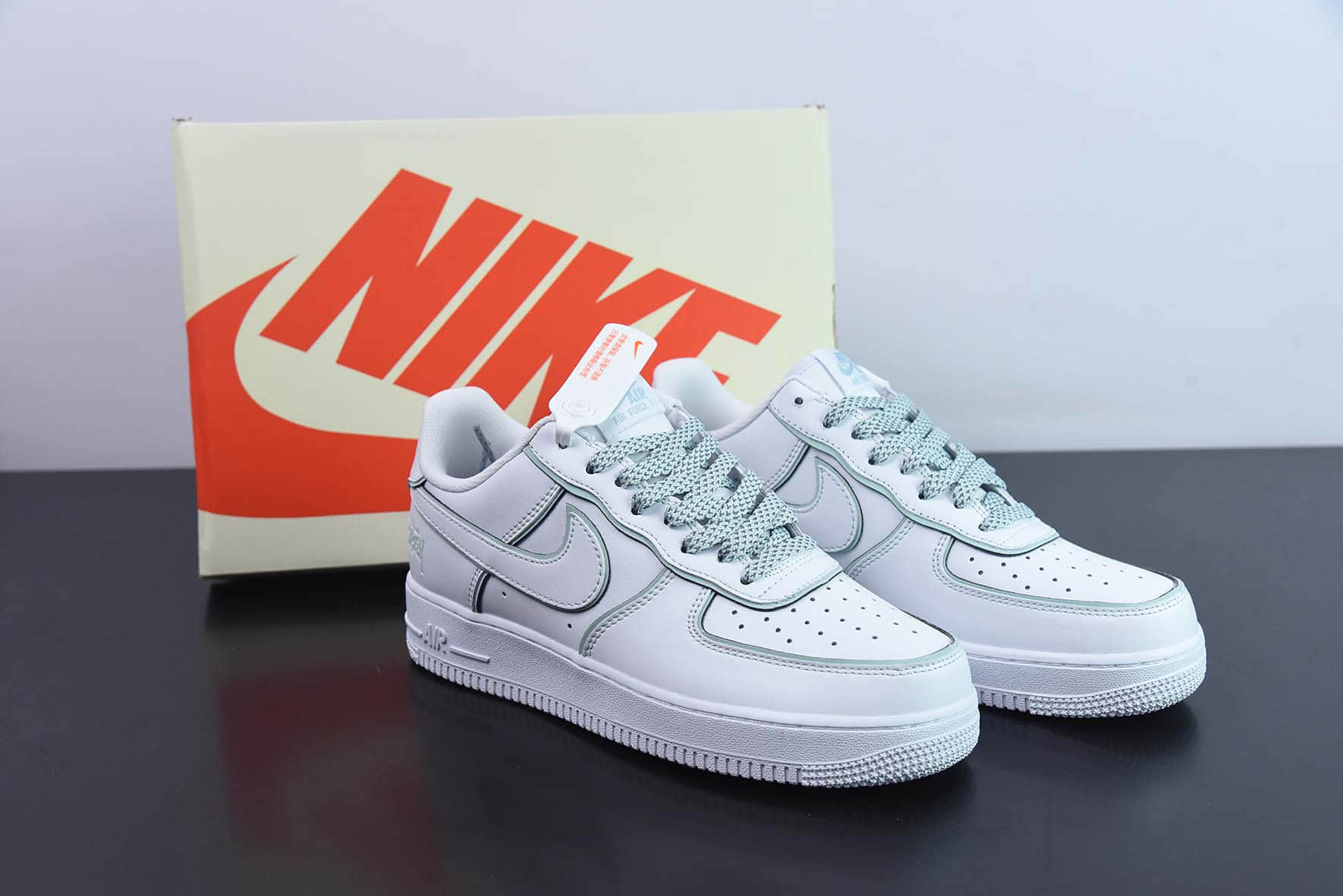 耐克Nike Stussyx Nike Air Force 1 Low 斯图西联名冰蓝炫彩反光空军一号低帮休闲板鞋纯原版本 货号：DT0617-029 