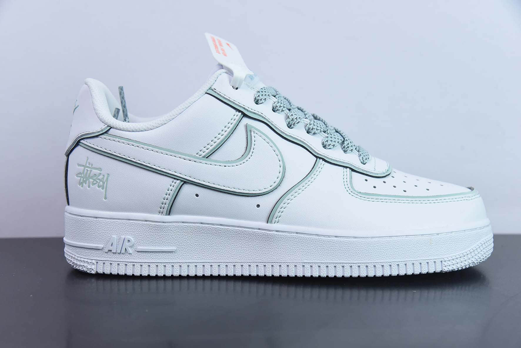 耐克Nike Stussyx Nike Air Force 1 Low 斯图西联名冰蓝炫彩反光空军一号低帮休闲板鞋纯原版本 货号：DT0617-029 