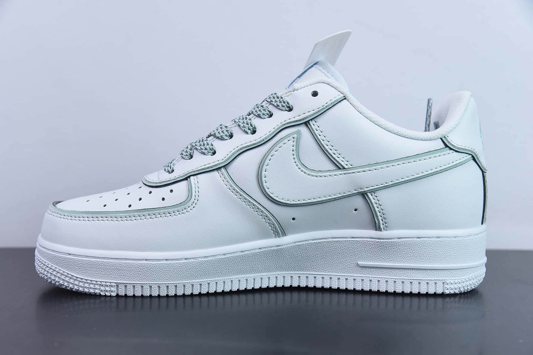 耐克Nike Stussyx Nike Air Force 1 Low 斯图西联名冰蓝炫彩反光空军一号低帮休闲板鞋纯原版本 货号：DT0617-029 