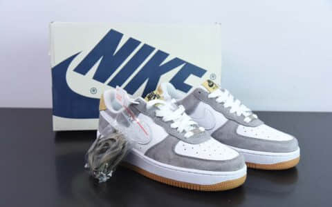 耐克Nike Air Force 1´07 Low SuedeWhiteGreyYellow拼接白深灰黄土”空军一号低帮休闲板鞋纯原版本 货号：DE0099-005