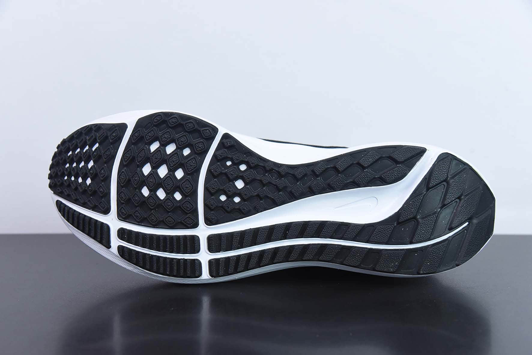 耐克Nike Air Zoom Pegasus 40 飞马系列40代超级飞马涡轮增压马拉松登月40代黑白休闲运动慢跑鞋纯原版本 货号：DV3853-001