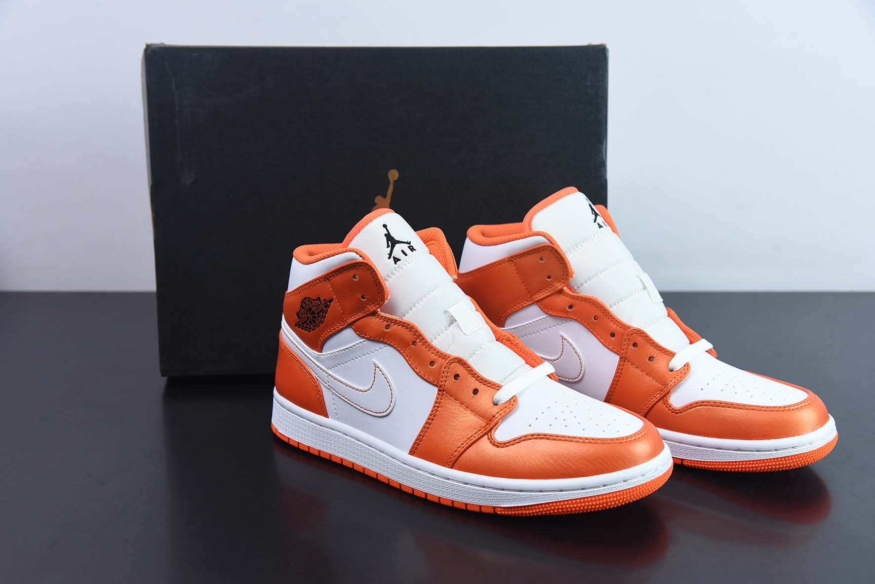 乔丹Air Jordan 1 Mid SE AJ1 白橙小扣碎中帮篮球鞋纯原版本 货号：DM3531-800