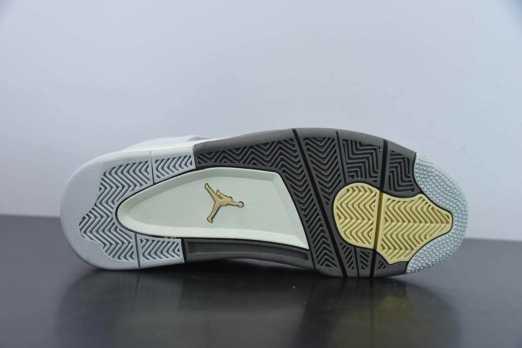 乔丹Air Jordan 4 SE Craft “Photon Dust”AJ4兔年限定灰兔子低帮文化篮球鞋纯原版本 货号：DV3742-021
