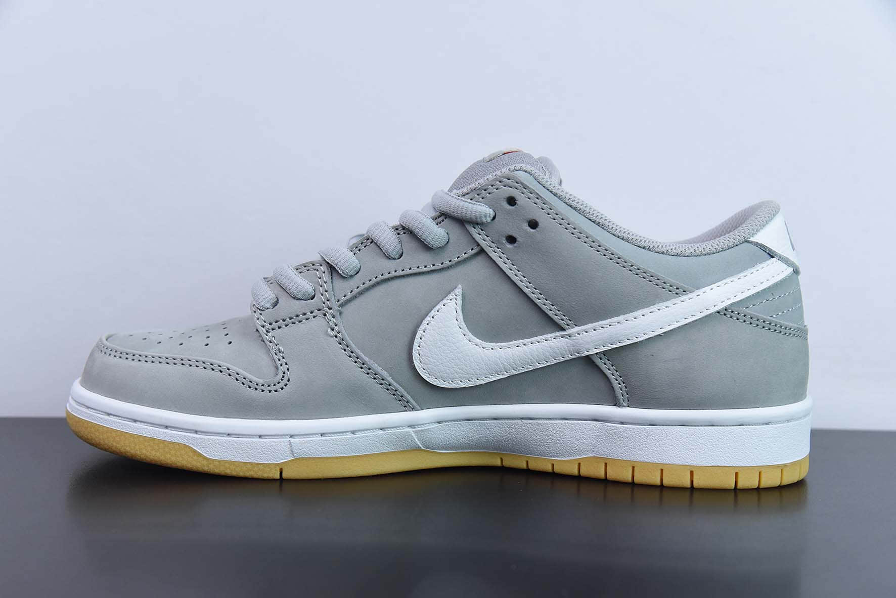 耐克Nike SB Dunk Low Wolf Grey灰生胶SB系列低帮休闲滑板鞋纯原版本 货号：DV5464-001