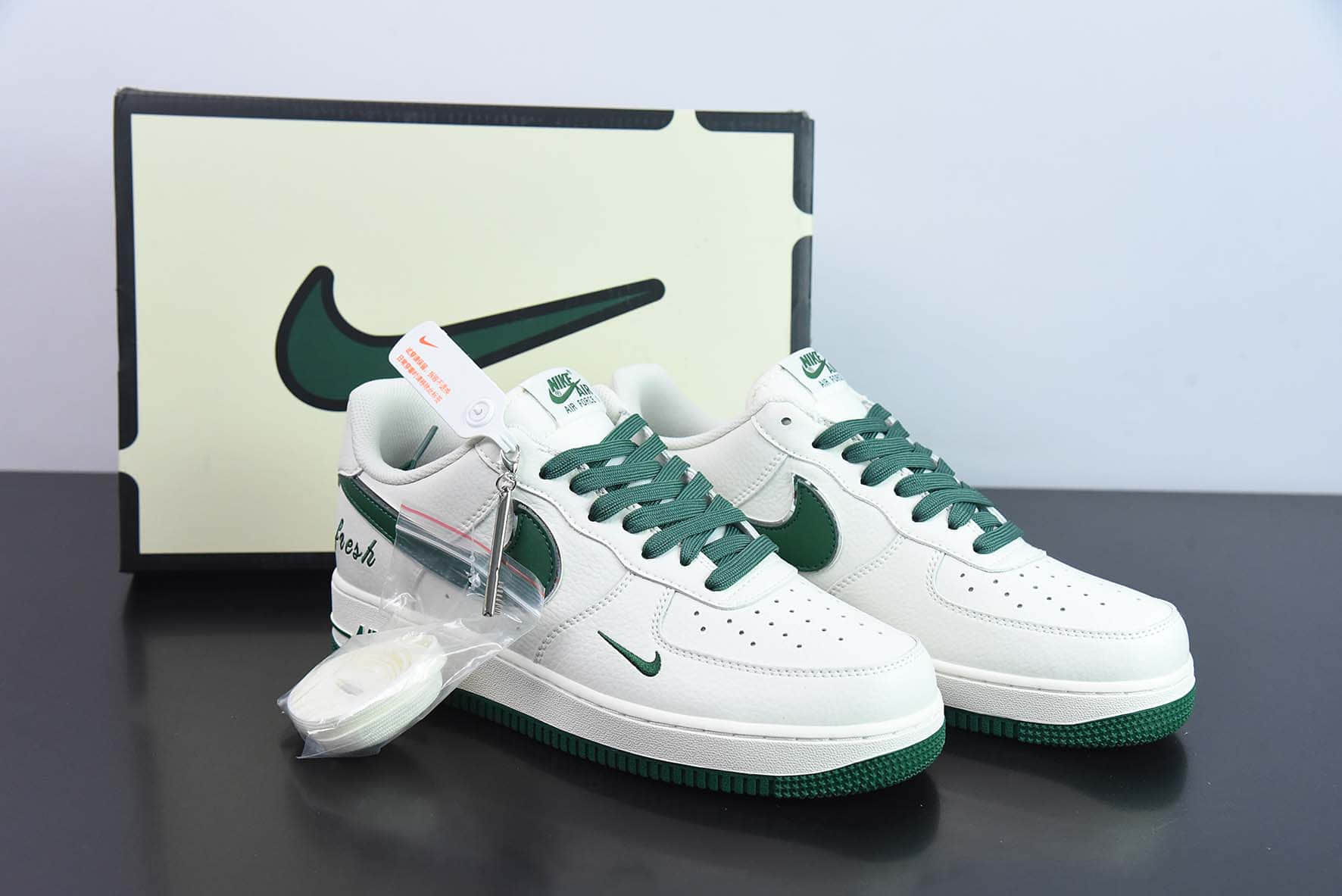 耐克Nike Air Force 1’07 LowWhiteGreenSilver空军一号40周年联名纪念款深绿银小钩低帮休闲板鞋纯原版本 货号：BM1996-066 