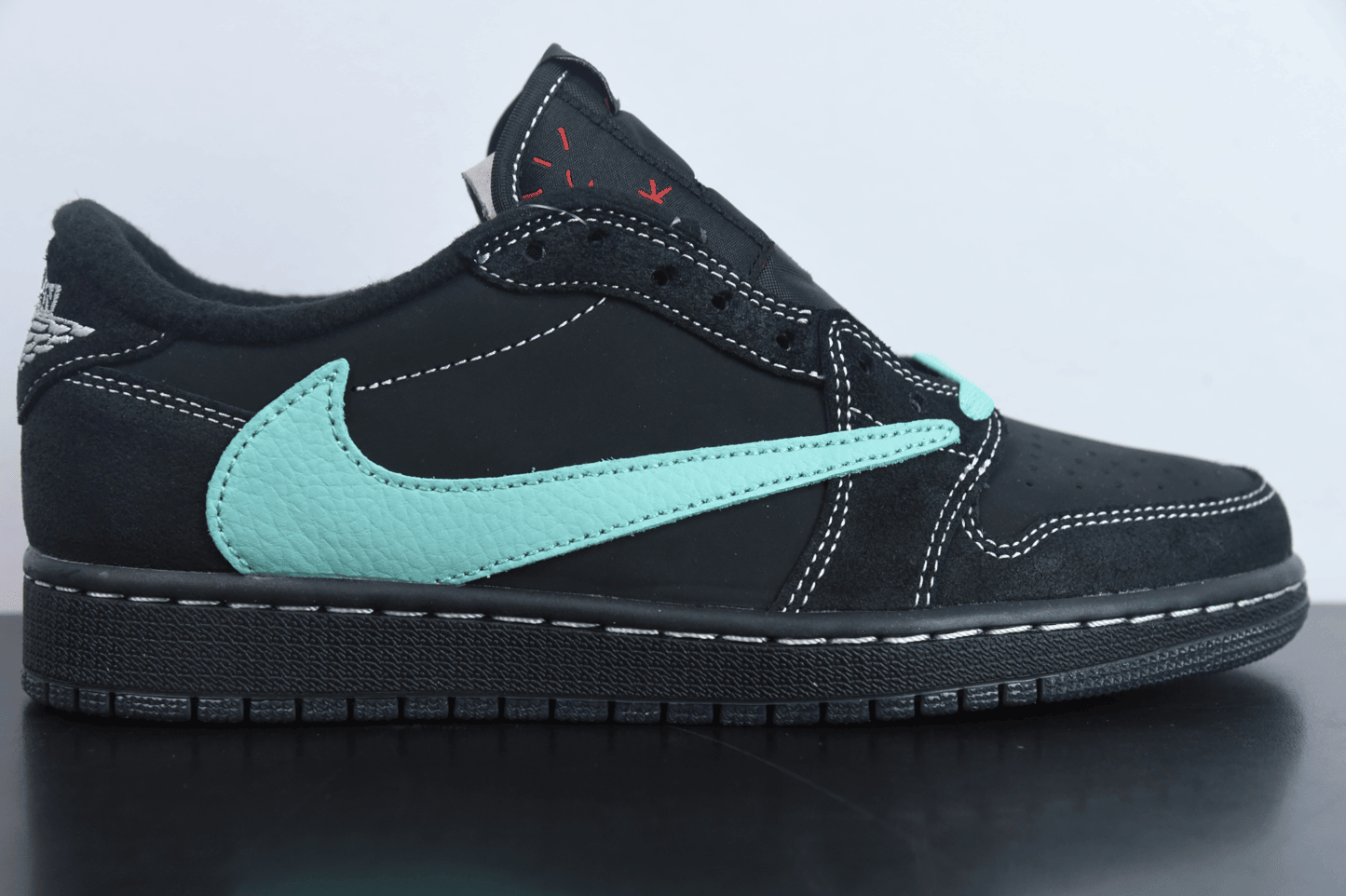 乔丹 Air Jordan Travis Scott x Tiffany & Co. x Nike Air Jordan 1 Low三方联名 “蒂芙尼黑绿倒钩”低帮休闲板鞋纯原版本 货号：DM7866-311 