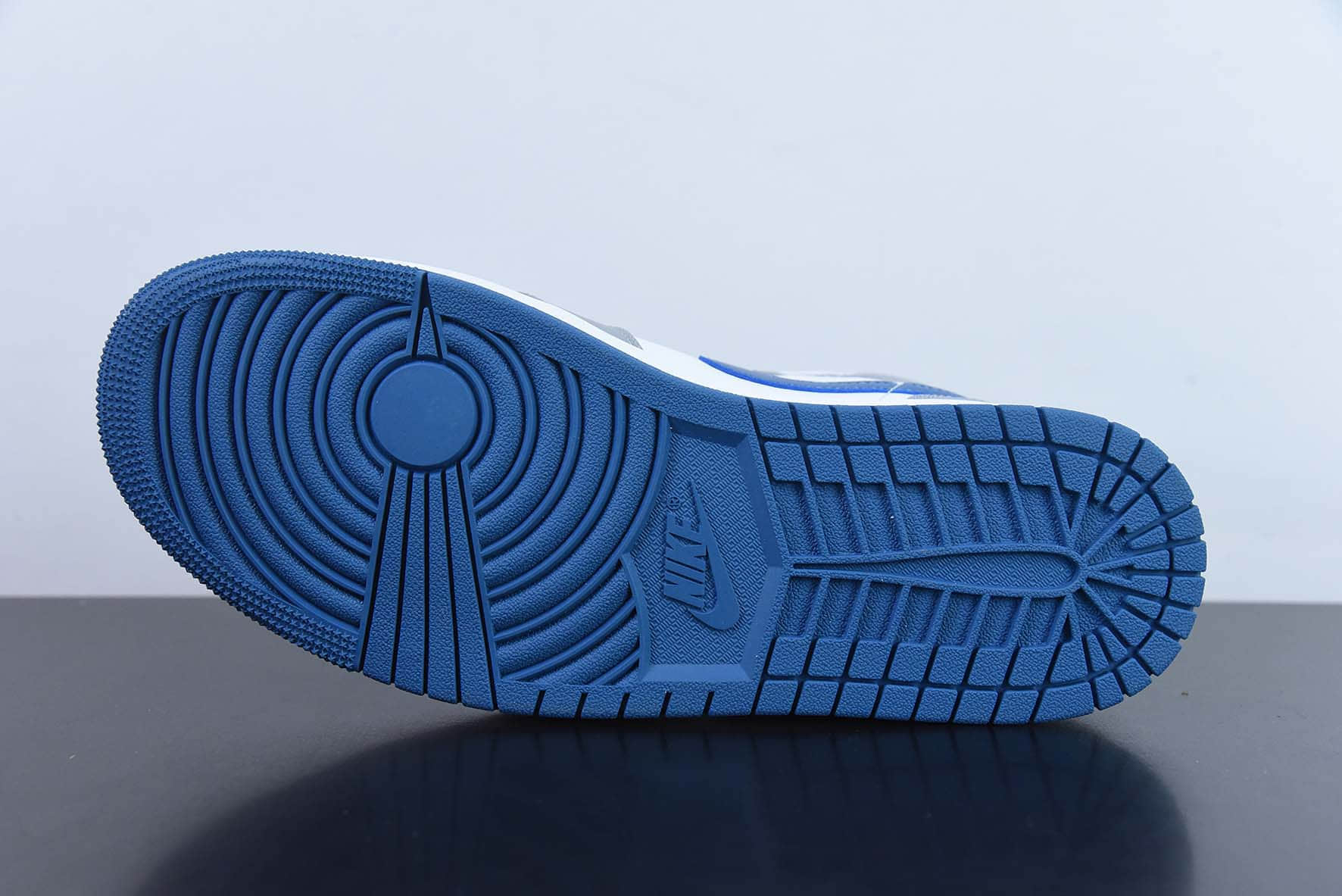 乔丹Air Jordan1 Mid True Blue AJ1灰白蓝中帮篮球鞋纯原版本 货号：DQ8426-014