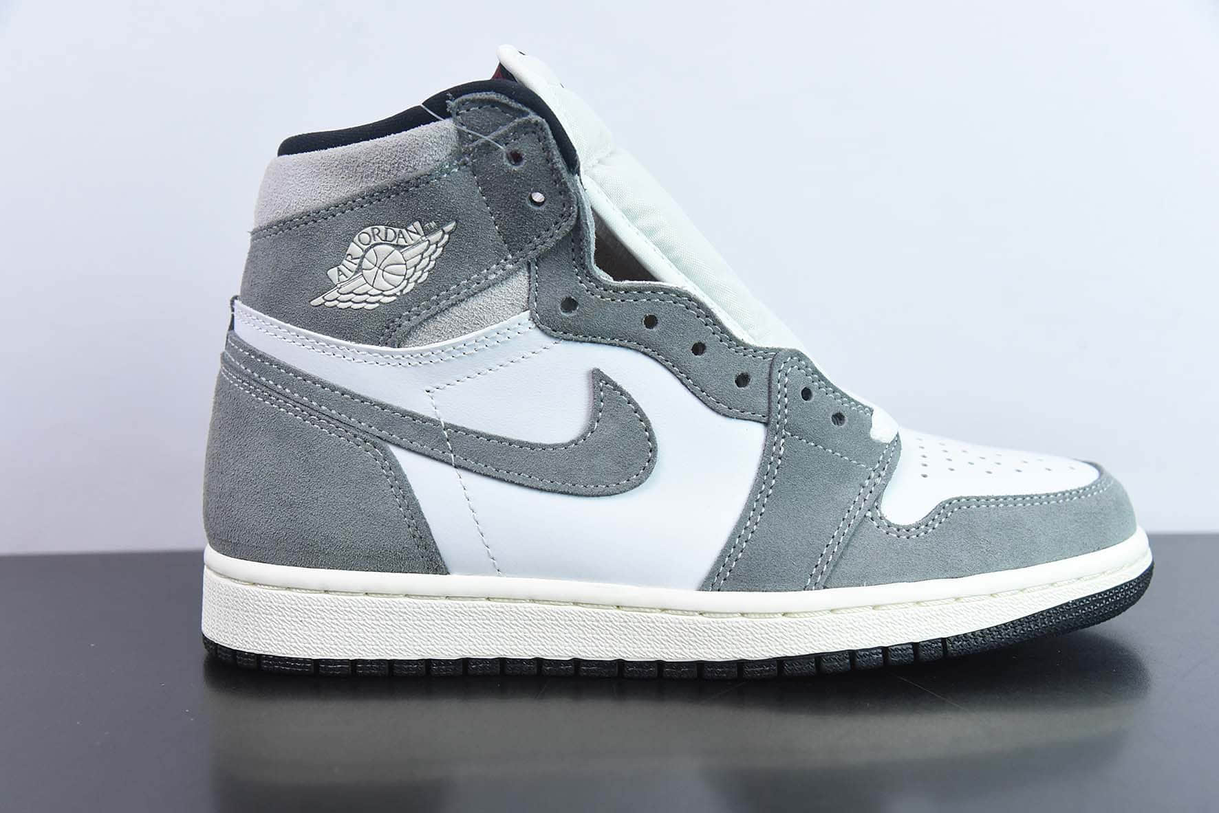 乔丹Air Jordan 1 Retro High OGWashed HeritageAJ1翻毛水洗灰白高帮复古篮球鞋纯原版本 货号：DZ5485-051 