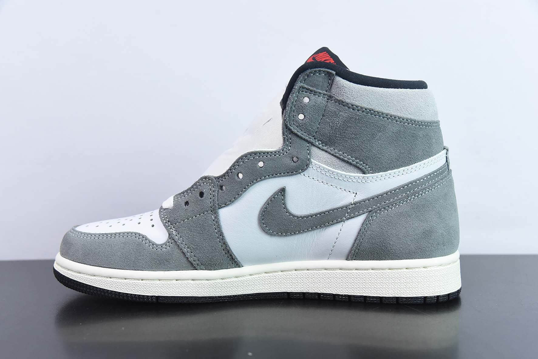 乔丹Air Jordan 1 Retro High OGWashed HeritageAJ1翻毛水洗灰白高帮复古篮球鞋纯原版本 货号：DZ5485-051 