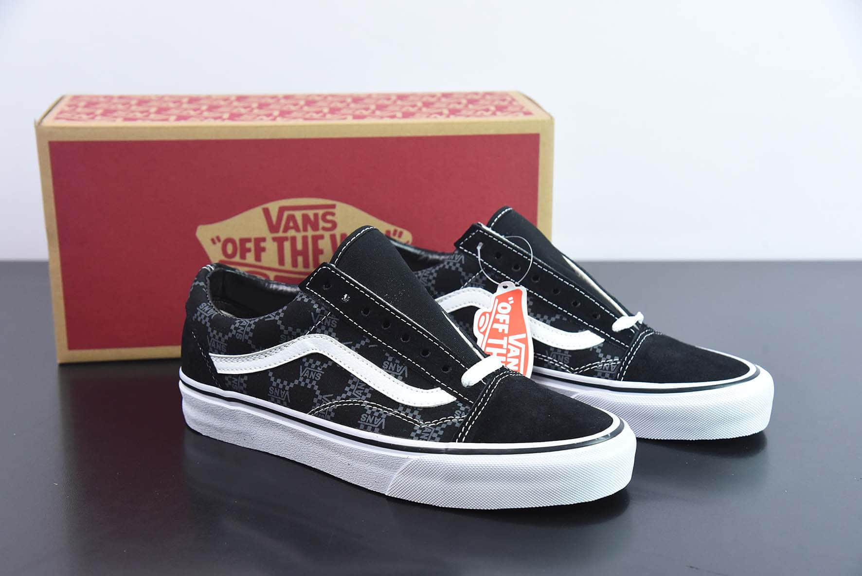 万斯Vans Old Skool Monogram 官方经典黑色老花休闲帆布硫化鞋纯原版本 货号：VN0A5KRSJDU