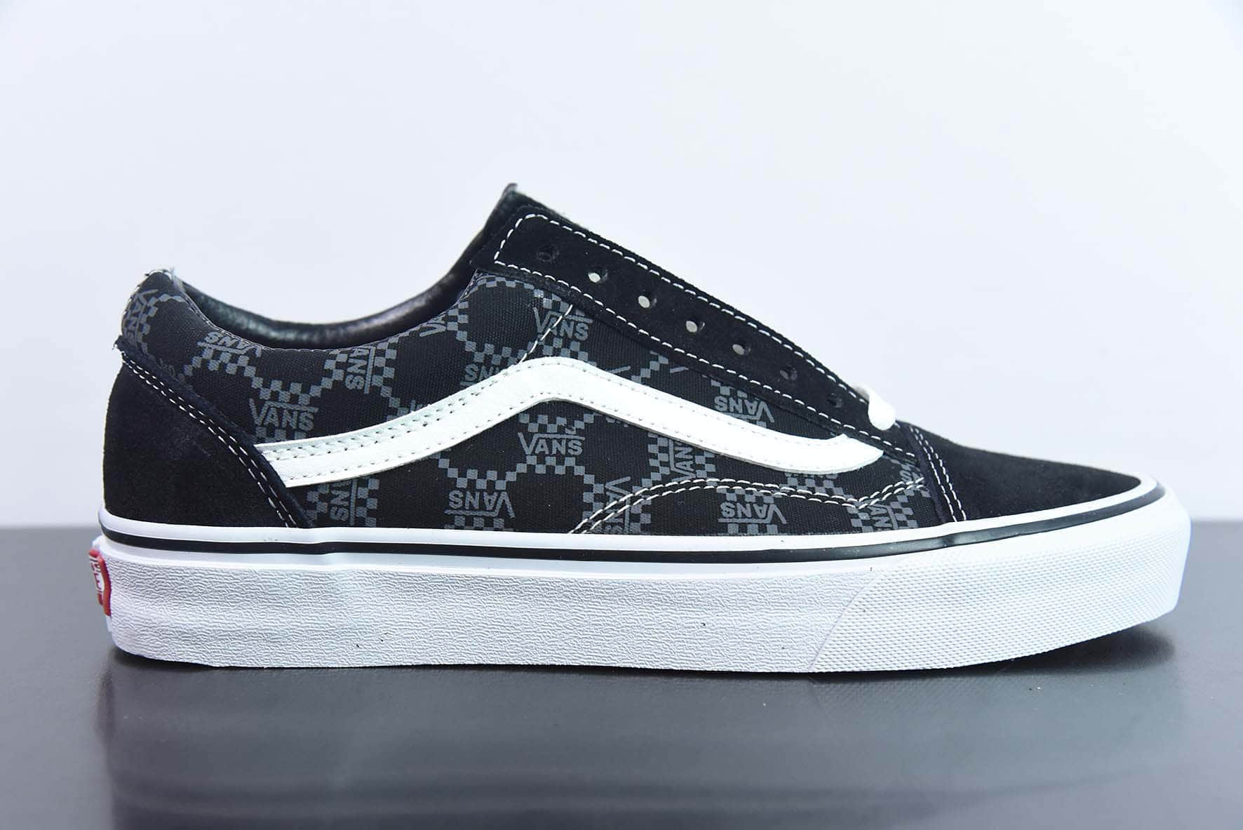 万斯Vans Old Skool Monogram 官方经典黑色老花休闲帆布硫化鞋纯原版本 货号：VN0A5KRSJDU