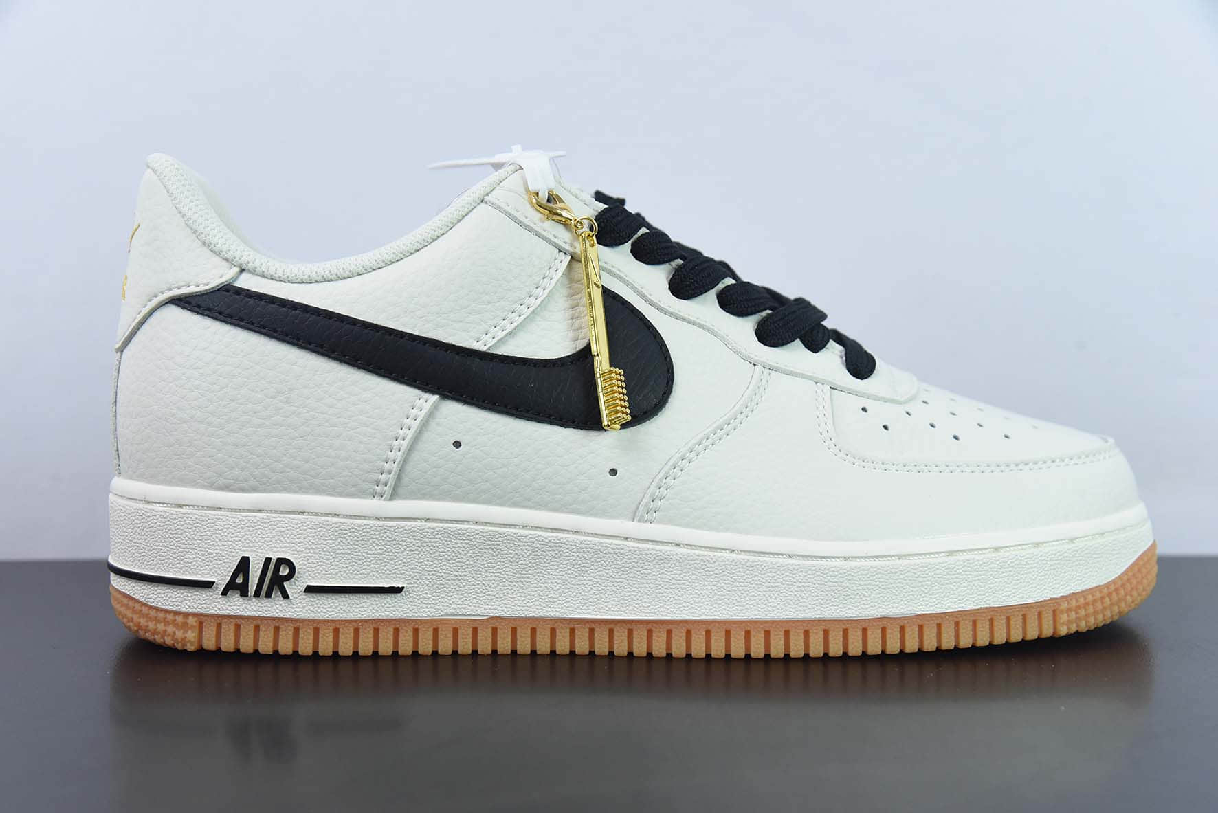 耐克Nike Air Force 1'07 Low 奶油黑空军一号低帮休闲板鞋纯原版本 货号：ML2022-116 