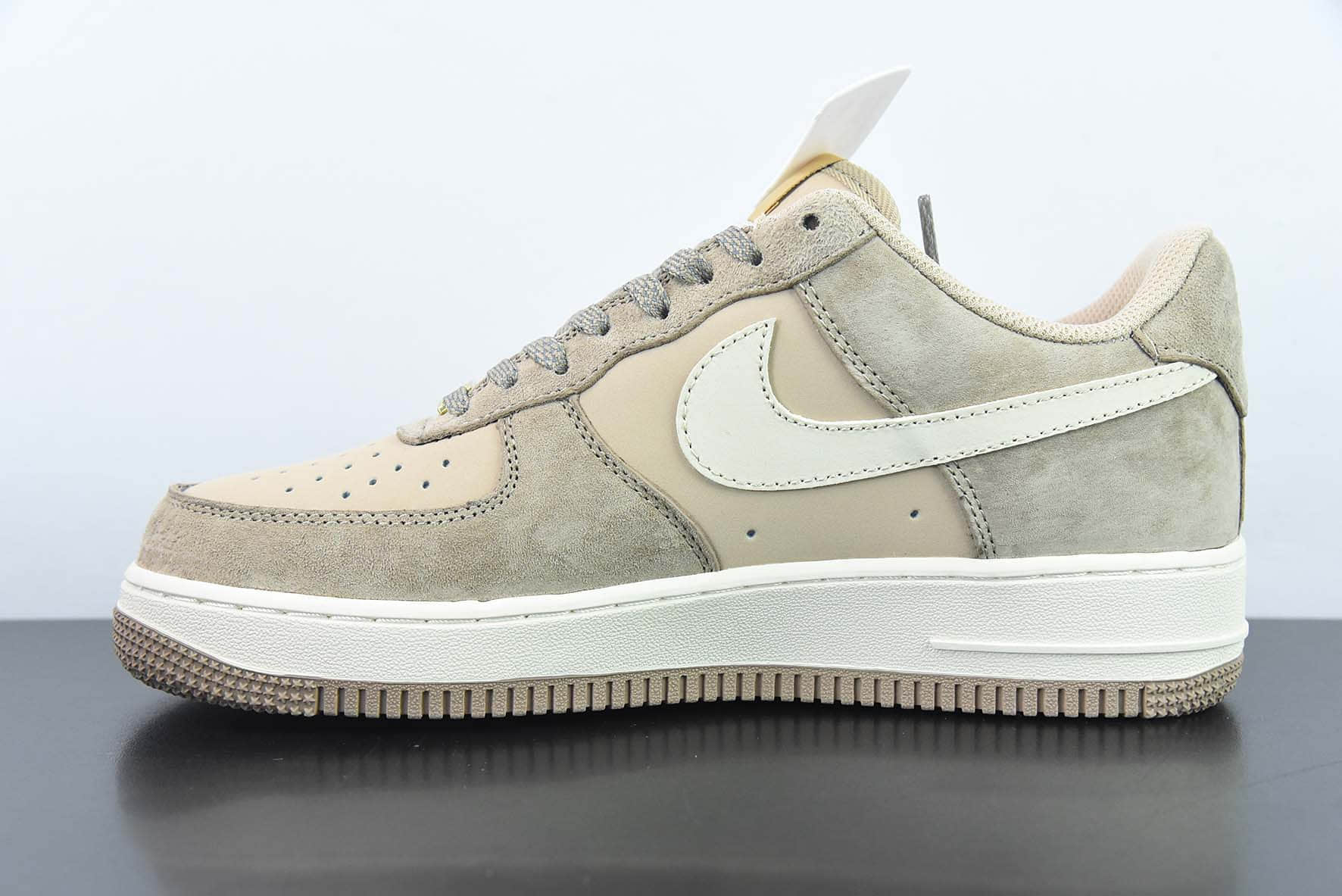 耐克NIke Air Force 1 '07 Low “中国年-金兔送福”空军一号低帮休闲板鞋纯原版本 货号：BS9055-814