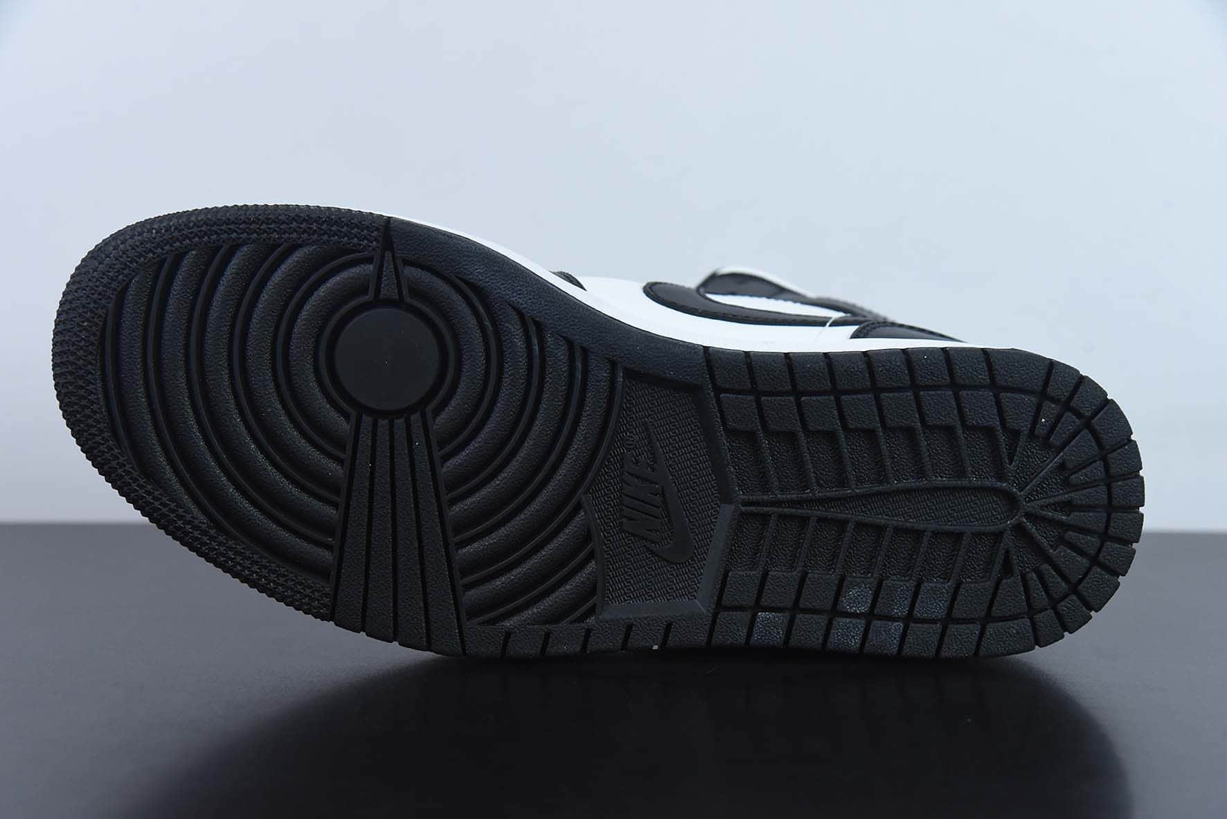 乔丹Air Jordan 1 MidInvertAJ1乔丹一代黑白熊猫中帮经典复古文化休闲运动篮球鞋纯原版本 货号：DV0991-101