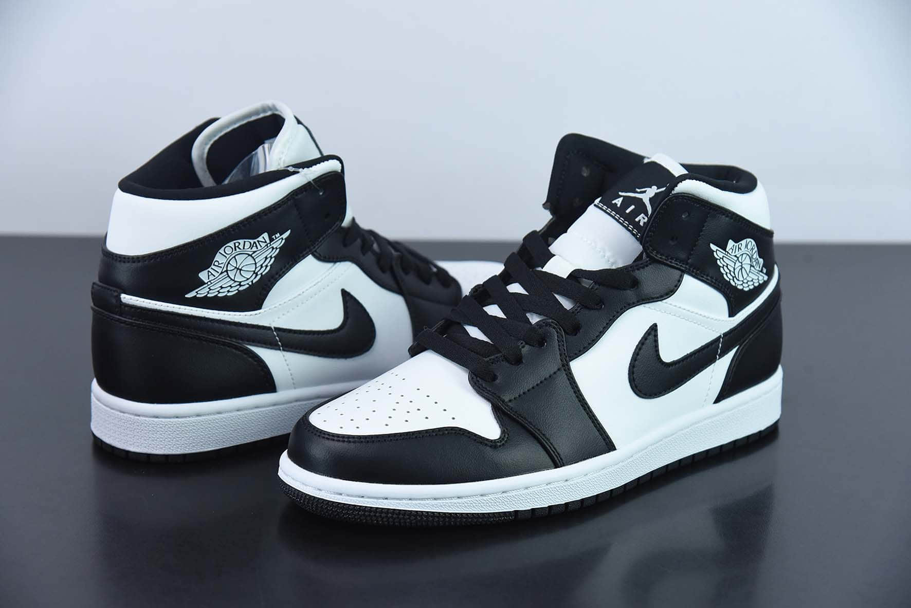 乔丹Air Jordan 1 MidInvertAJ1乔丹一代黑白熊猫中帮经典复古文化休闲运动篮球鞋纯原版本 货号：DV0991-101