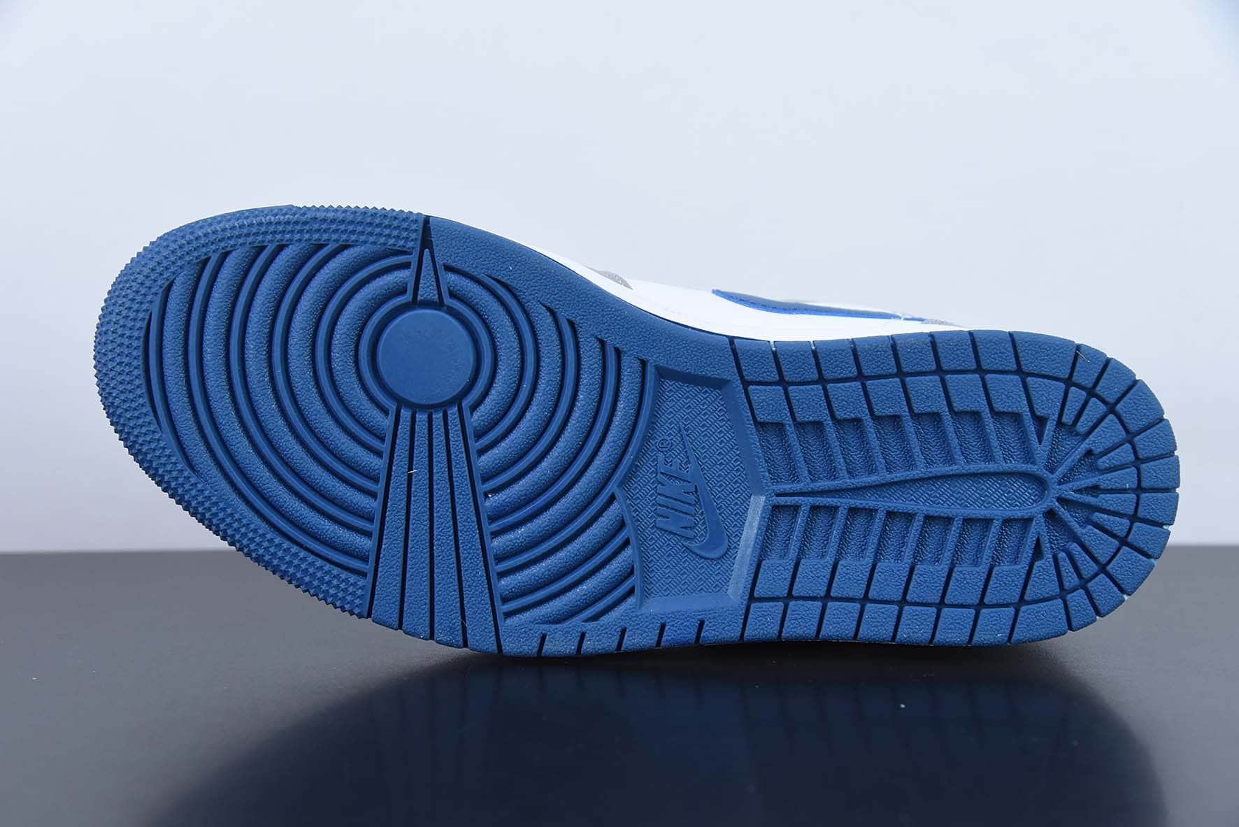乔丹Air Jordan1 Mid True Blue AJ1灰白蓝中帮篮球鞋纯原版本 货号：DQ8423-014