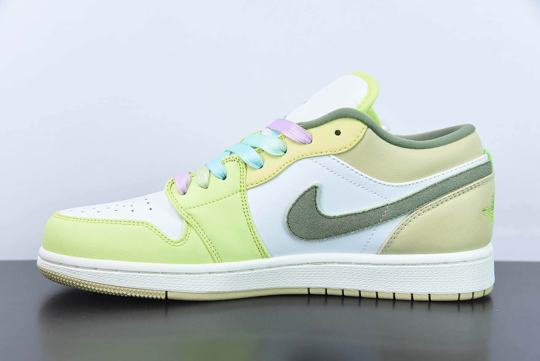 乔丹Air Jordan 1 Low Year Of The Rabbit AJ1兔年限定青苹果低帮篮球鞋纯原版本 货号：FD9906-131 