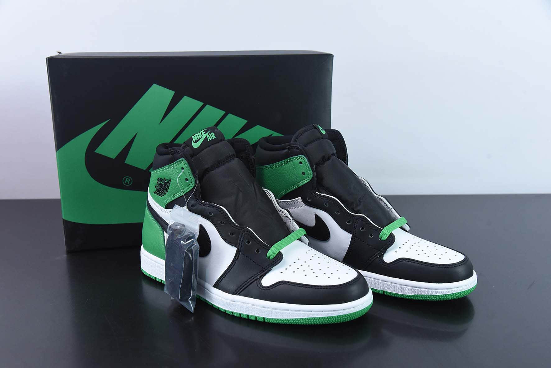 乔丹Jordan Air Jordan 1 High OG Lucky Green 黑绿脚趾复古高帮篮球鞋纯原版本 货号：DZ5485-031 