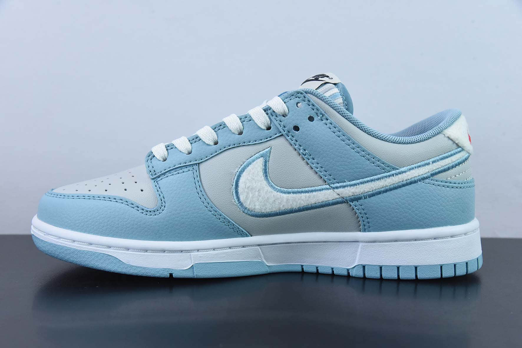 耐克Nike SB Dunk Low RetroGrey Fog Worn Blue灰蓝拼色SB扣篮系列低帮休闲运动滑板板鞋纯原版本 货号：FB1871-011