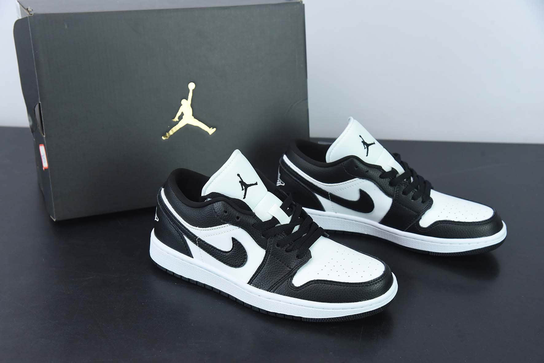 乔丹Air Jordan 1 Low Panda AJ1 黑白熊猫低帮篮球鞋纯原版本 货号：DC0774-101    