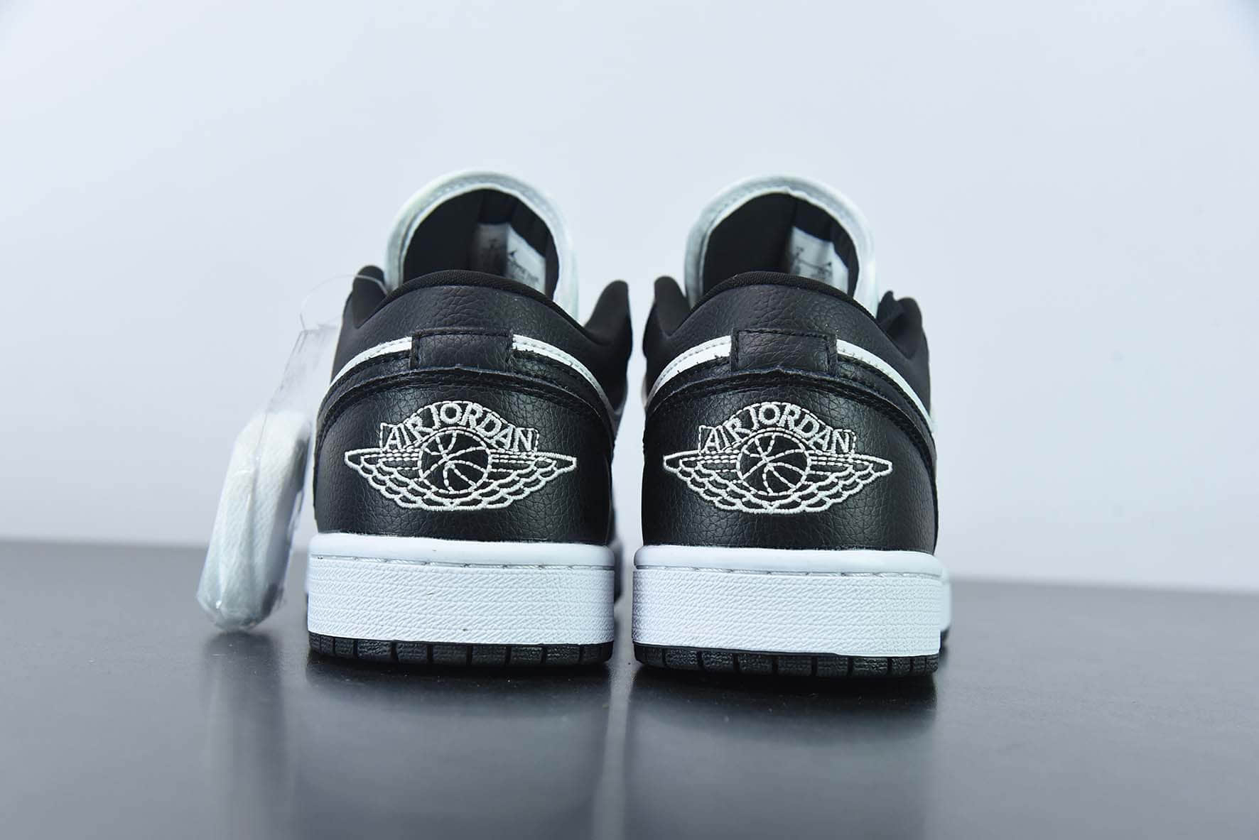 乔丹Air Jordan 1 Low Panda AJ1 黑白熊猫低帮篮球鞋纯原版本 货号：DC0774-101    