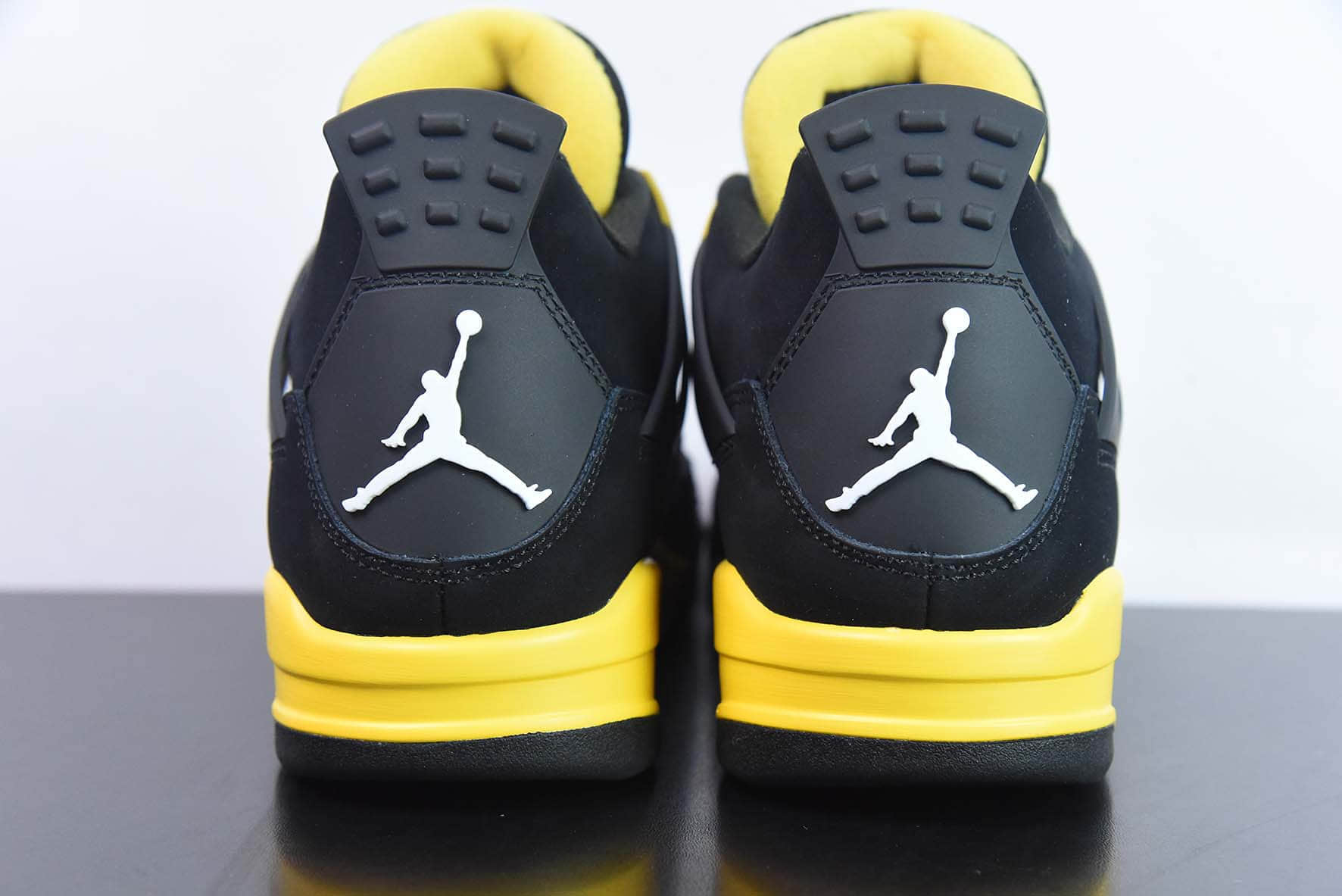 乔丹Air Jordan 4 Retro  Thunder  AJ4 乔4黑黄雷公男子文化篮球鞋纯原版本 货号：DH6927-017