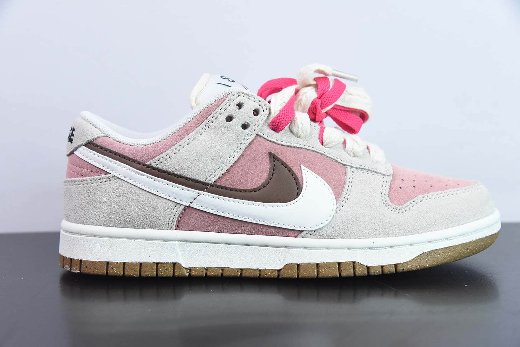 耐克Nike Dunk Low SE 85粉白棕双钩复古休闲板鞋纯原版本 货号： DO9457-121