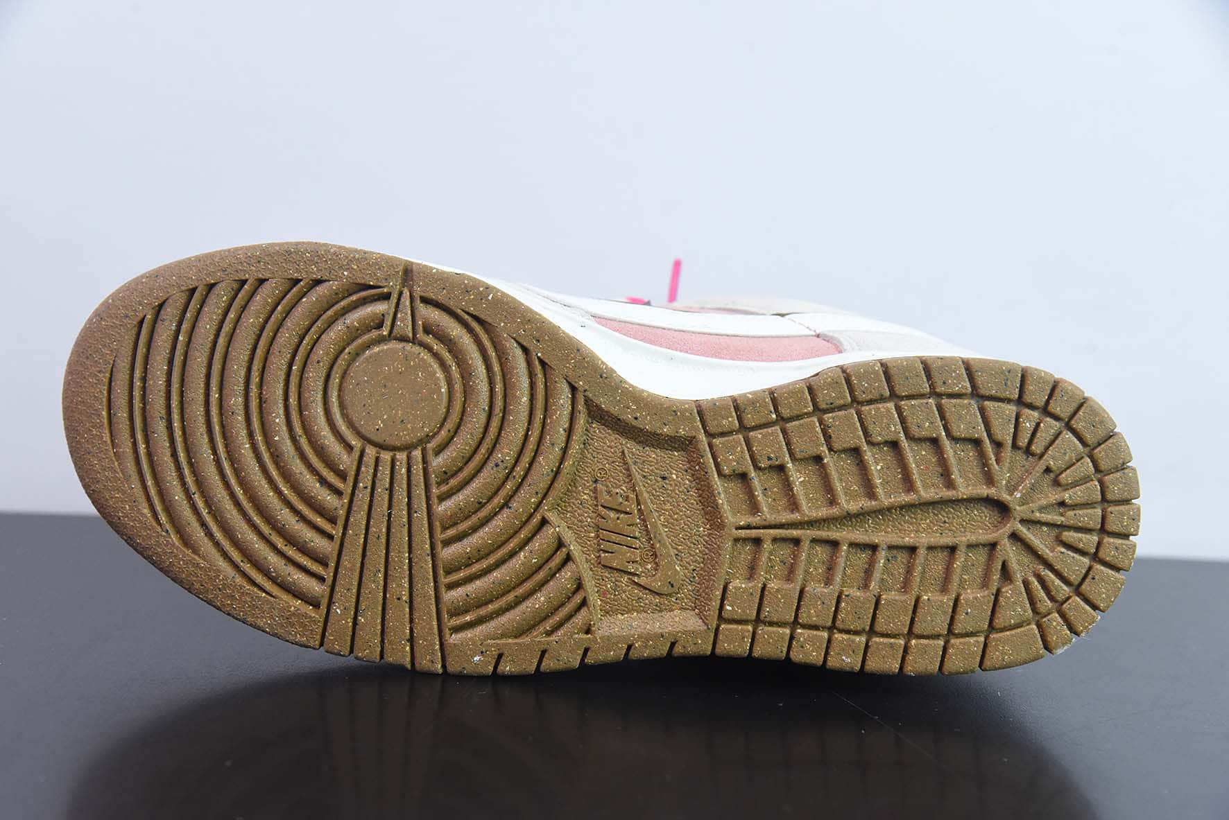 耐克Nike Dunk Low SE 85粉白棕双钩复古休闲板鞋纯原版本 货号： DO9457-121