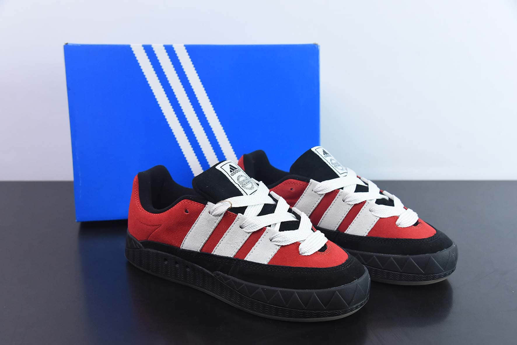阿迪达斯Adidas Adimatic Low 马蒂奇系列黑红低帮复古鲨鱼面包鞋运动休闲滑板板鞋纯原版本 货号：GY2903