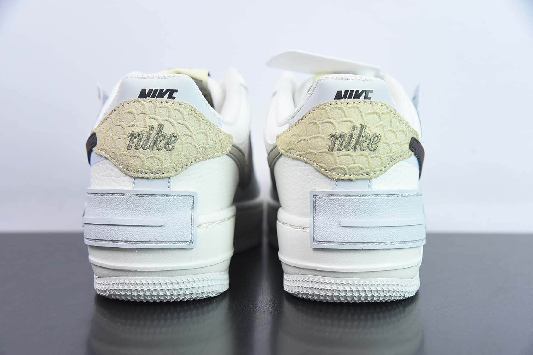 耐克Nike WMNS Air Force 1 ShadowPython马卡龙系列蛋糕奶米白深棕鸳鸯钩子空军一号轻量增高低帮百搭板鞋纯原版本 货号：FD0804-100