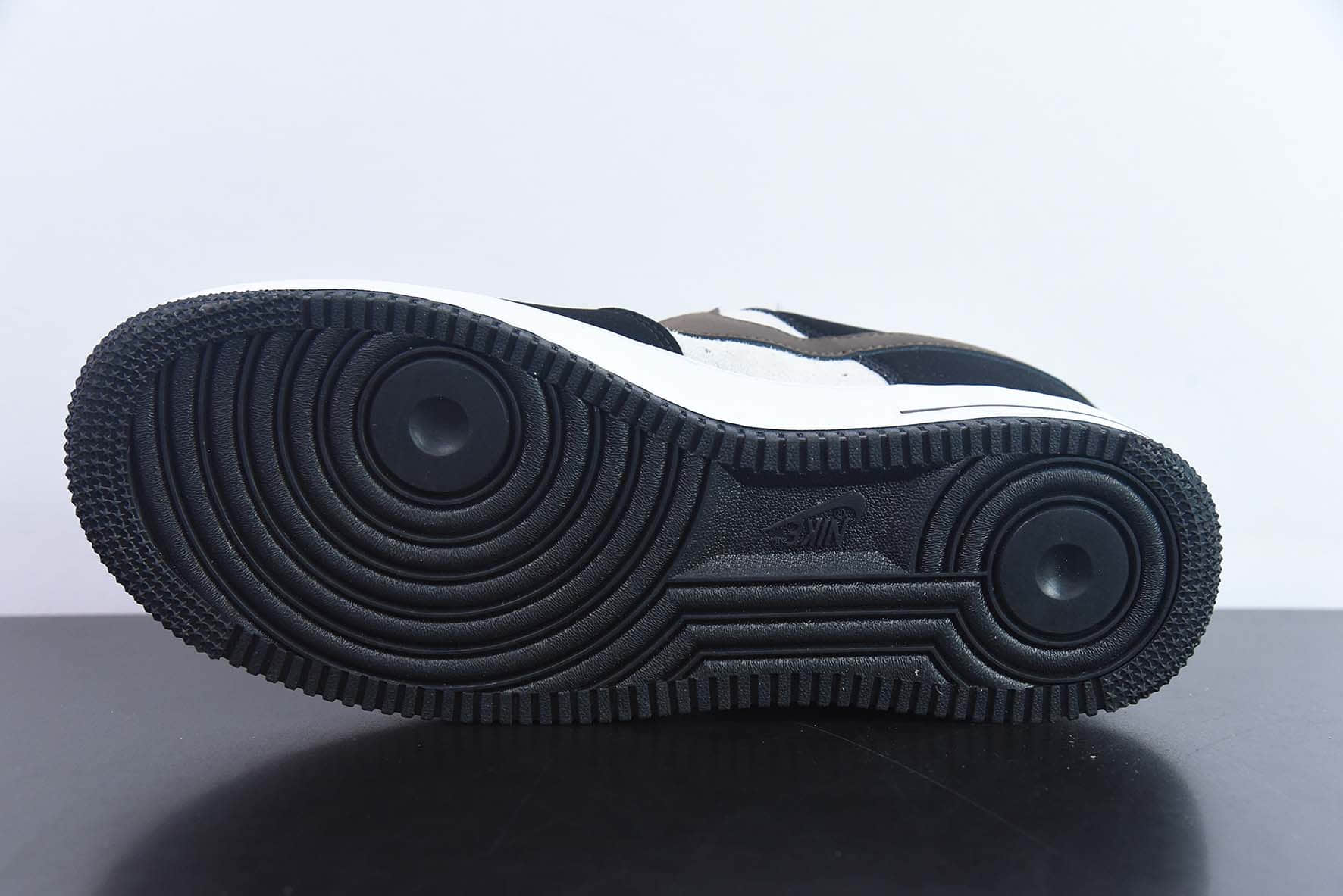 耐克Nike Air Force 1 '07 Low 灰黑棕麂皮空军一号低帮运动休闲板鞋纯原版本 货号：HH3612-633