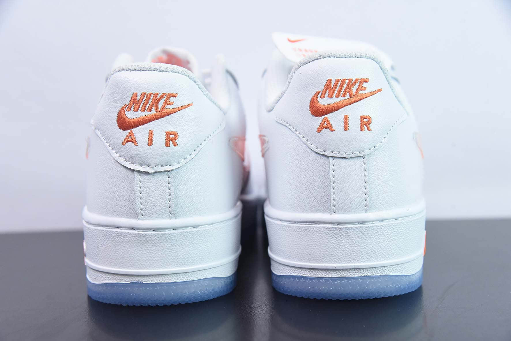 耐克Nike By You Air Force 1'07 Low Retro SP 皮革白橙渐变钩子空军一号低帮休闲板鞋纯原版本 货号： CO3363-362