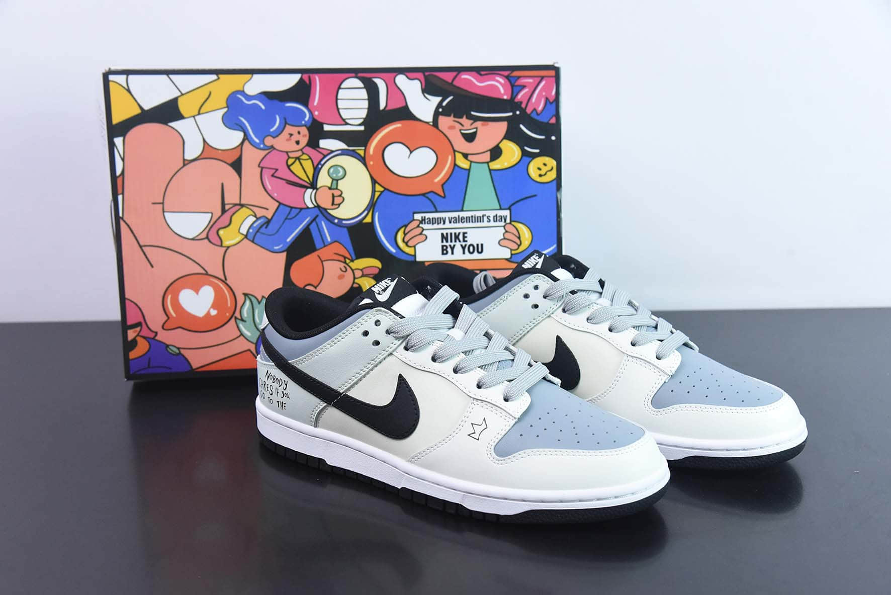 耐克Nike SB Dunk Low 皇冠涂鸦低帮休闲板鞋纯原版本 货号：DD3696-255 