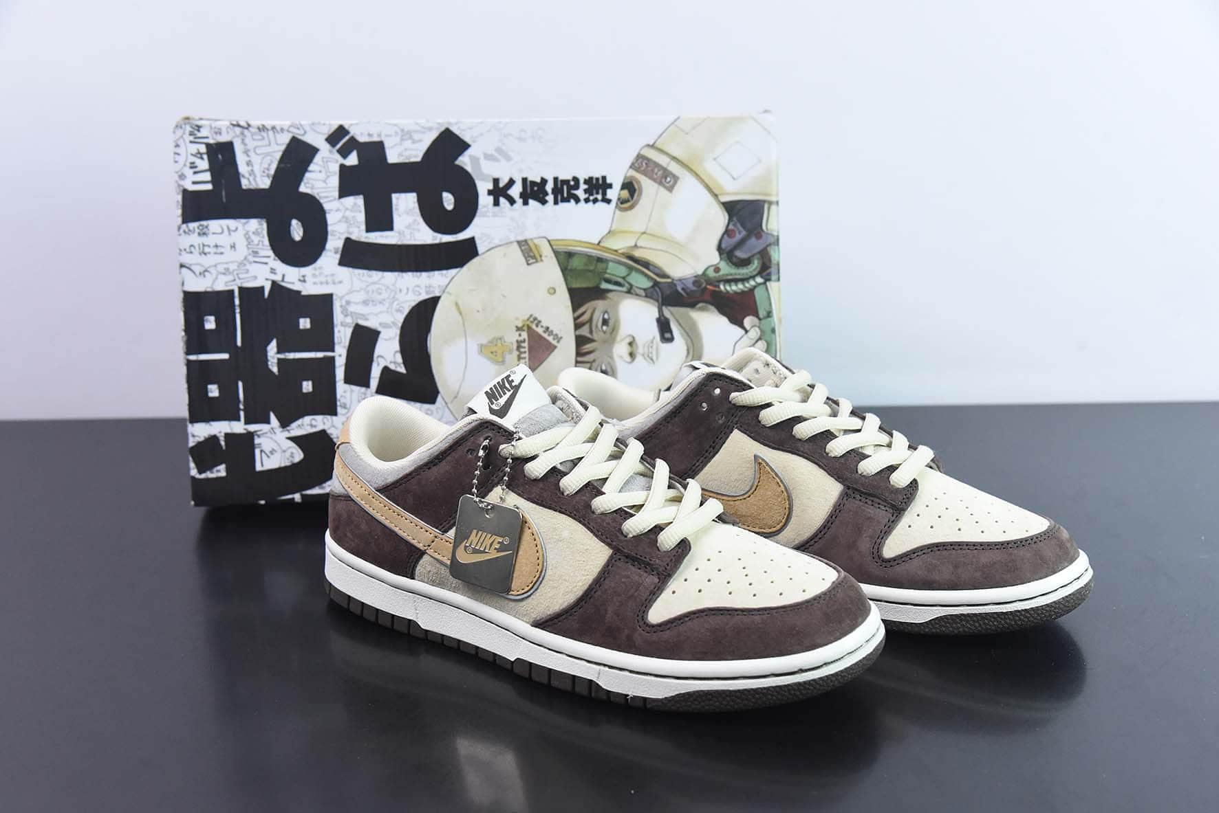 耐克Nike Otomo Katsuhiro x NK SB Dunk Low Steamboy OST 大友克洋联名卡其棕色SB低帮休闲滑板鞋纯原版本 货号：LF0039-034