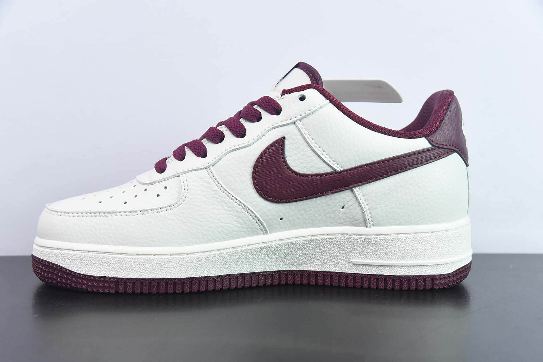 耐克Nike Air Force 1'07 Low 酒红白空军一号低帮休闲板鞋纯原版本 货号：GH5622-063