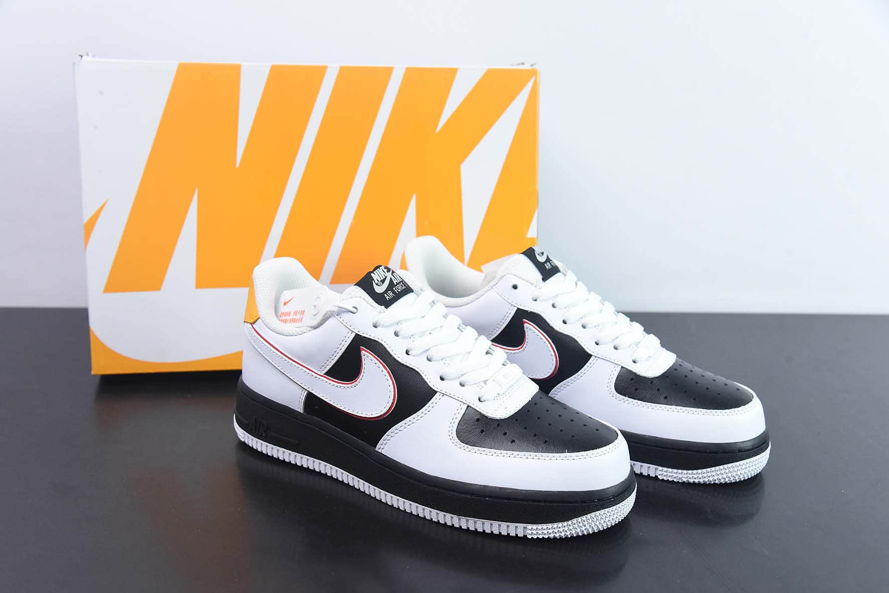 耐克Nike Air Force 1'07 Low 李小龙配色空军一号低帮休闲板鞋纯原版本 货号：KN2696-024 