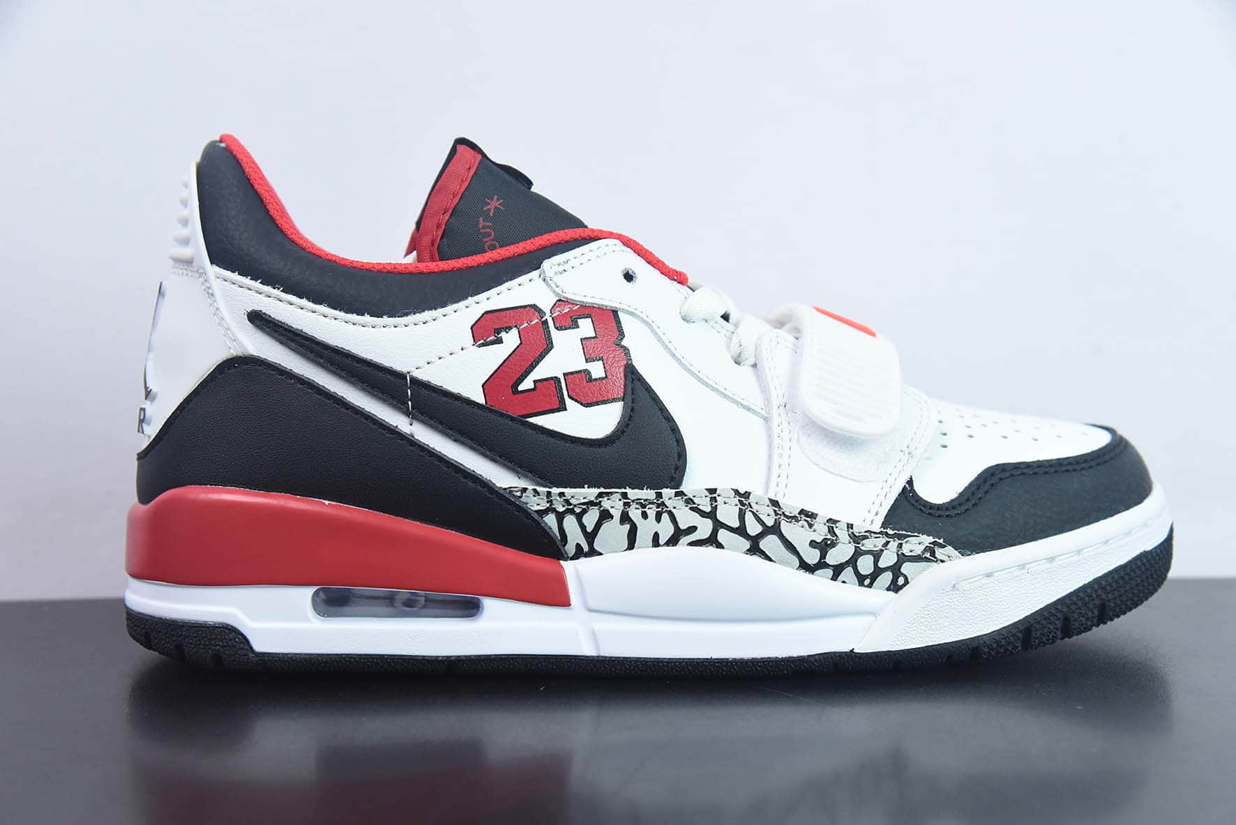 乔丹Air Jordan Legacy AJ312 Low黑白红魔术贴三合一板鞋纯原版本 货号：FJ7221-101