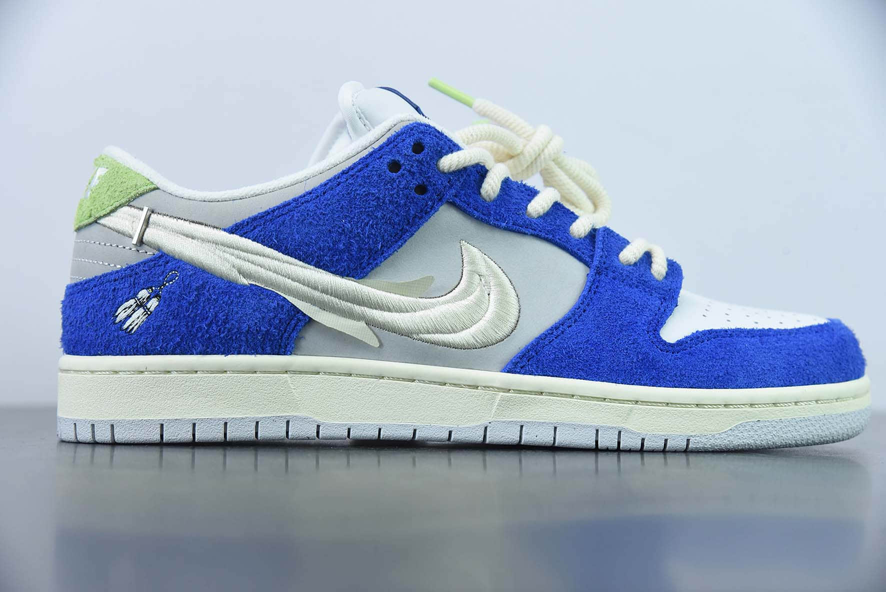 耐克Nike Fly Streetwear x NK SB Dunk Low Dunk 灰蓝SB休闲低帮板鞋纯原版本 货号：DQ5130-400 