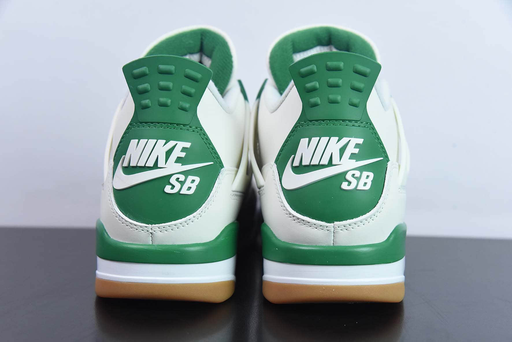 乔丹Air Jordan Nike SB x Air Jordan 4 AJ4 Pine Green白绿绿松石SB联名男子文化篮球鞋纯原版本 货号：DR5415-103