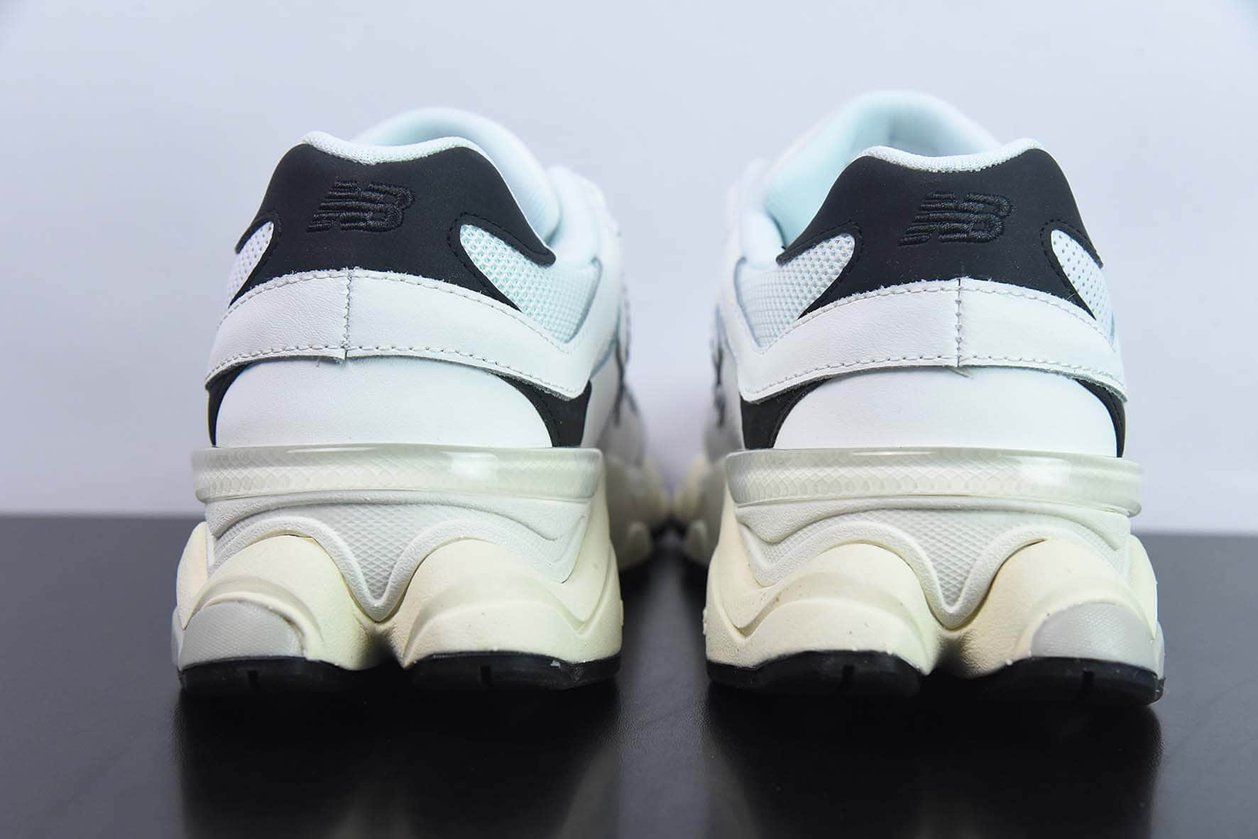新百伦New BalanceJoe Freshgoods x New Balance NB9060 联名款黑白色复古休闲运动慢跑鞋纯原版本 货号：U9060AAB