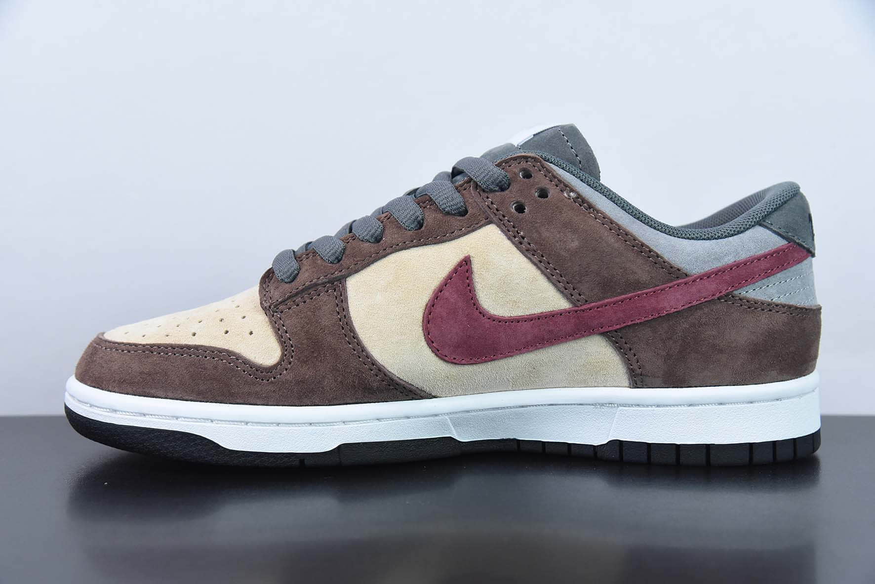 耐克Nike Otomo Katsuhiro x Nike SB Dunk Low Steamboy OST大友克洋联名麂皮枣棕复古动漫麂皮扣篮系列低帮休闲运动滑板板鞋纯原版本 货号：CV1026-053